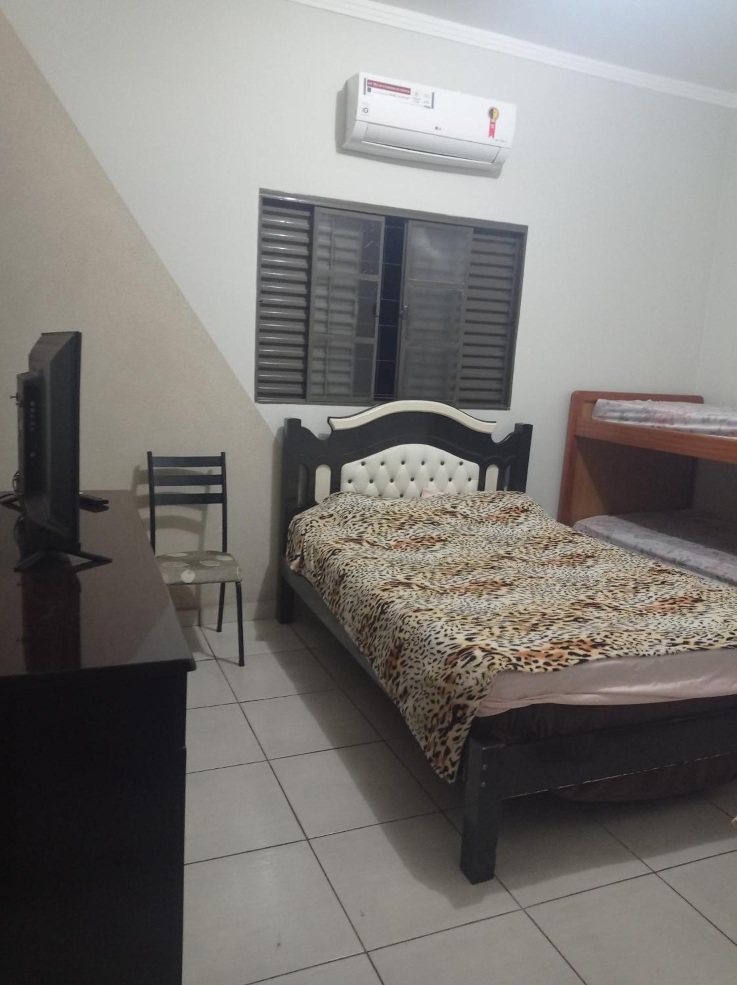 Casa de férias Casa Aconchegante Piscina Ar Condicionado 12 Pax Olímpia